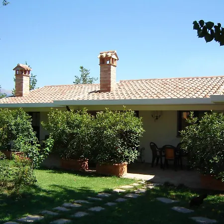 One Bedroom With City View Shared Pool And Enclosed Garden At דירה