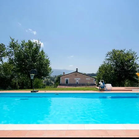 Appartement One Bedroom With City View Shared Pool And Enclosed Garden At Spolète